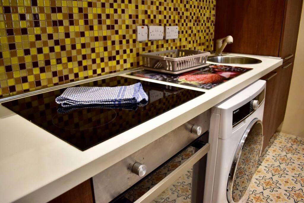 City Centre Pied-A-Terre Near Food Market And Walking Distance To Bus Terminus Valletta Exterior photo