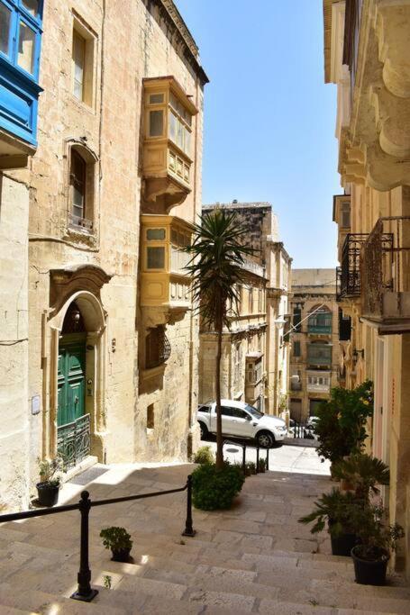 City Centre Pied-A-Terre Near Food Market And Walking Distance To Bus Terminus Valletta Exterior photo